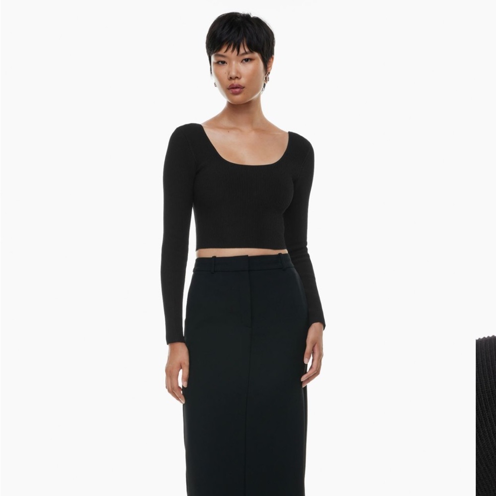 Aritzia Sculpt Knit Squareneck Cropped Longsleeve in Black, size Small